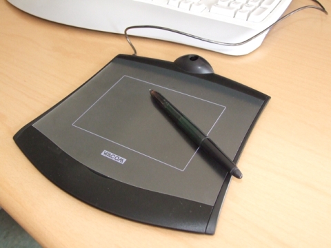 wacom’s volito small graphic tablet good for (cts) carpal tunnel syndrome and (rsi) repetitive strain injury on computers